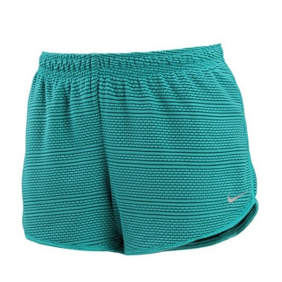 Nike Women's Dri-Fit Shorts Size Medium - Picture 1 of 3